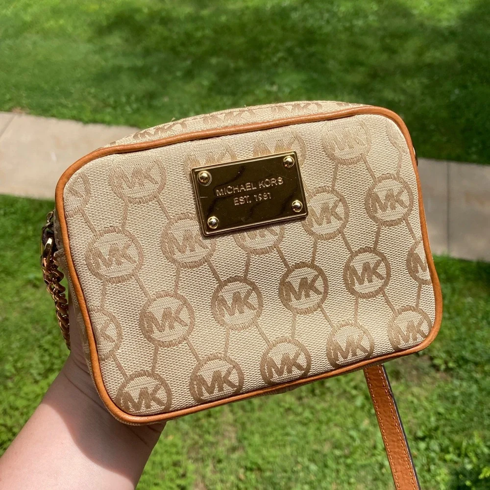 Michael Kors Khaki Tan Cream Crossbody Small Purse Leather Strap Card Pockets